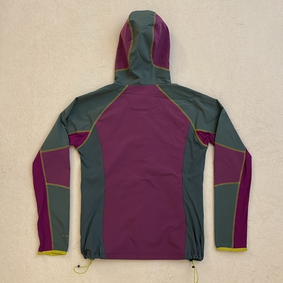 Columbia Women's ‘Sweet As Softshell Berry Jam’ Omni-Shield Jacket - Picture 7 of 12